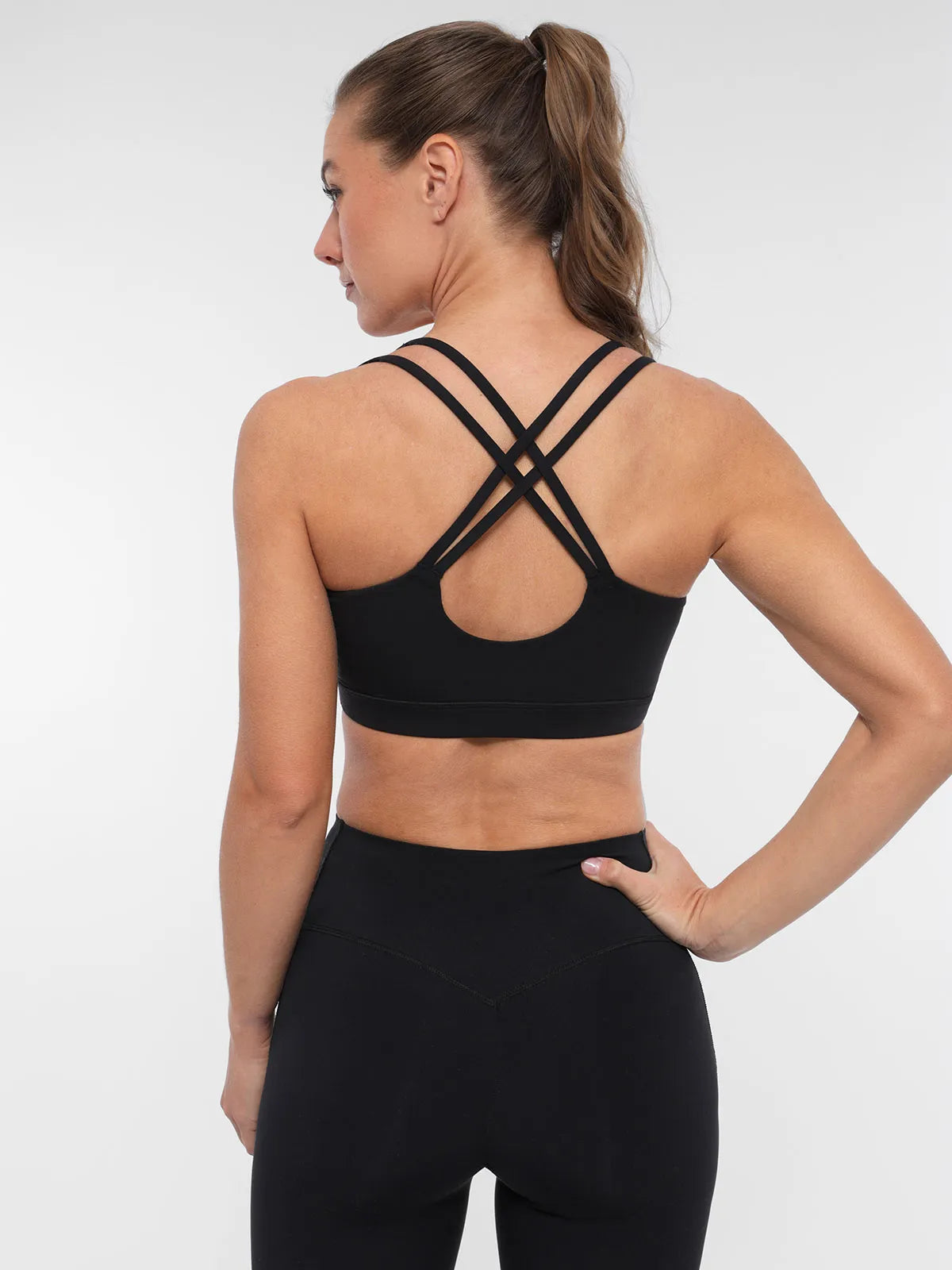 SculptEaseâ„¢ Cross-Back Sports Bra