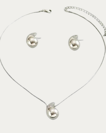 Aurielle™ Gold & Pearl Set