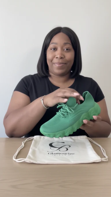 Customer with Glamourize pouch